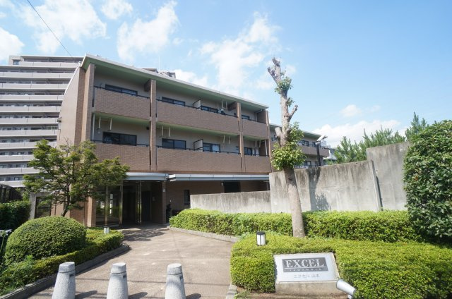 エクセル山本の外観