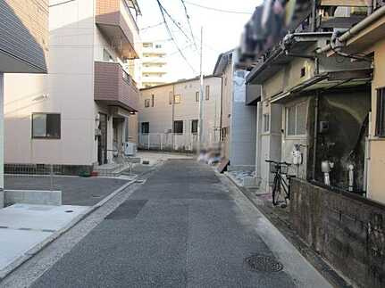 広島市東区矢賀４丁目　新築一戸建ての前面道路含む現地写真
