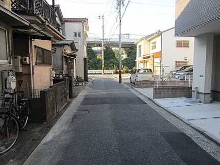 広島市東区矢賀４丁目　新築一戸建ての前面道路含む現地写真
