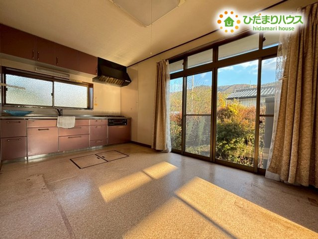 桐生市梅田町　中古一戸建ての居間・リビング