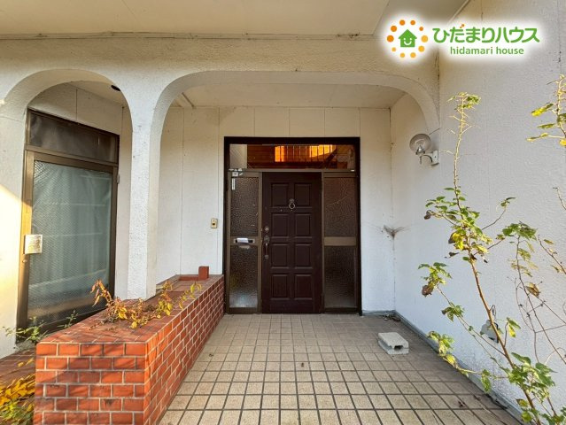 桐生市梅田町　中古一戸建ての玄関