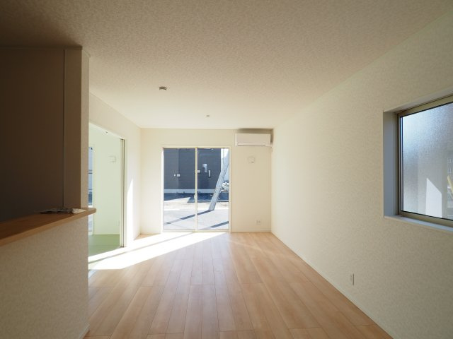 【居間・リビング】 | Cradle garden　二本松市油井第５　２号棟 | ★内覧予約でブランド米2kg★