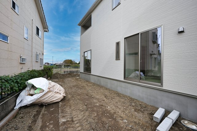 【庭】 | 太田市下田島町第5　クレイドルガーデン　６号棟 | 広々としたお庭でバーベキューやガーデニングも楽しめます♪