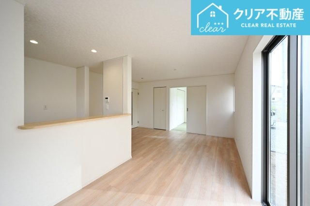 【居間・リビング】 | 太田市下田島町第5　クレイドルガーデン　６号棟 | 家族揃っての食事が楽しくなる広々としたダイニング♪