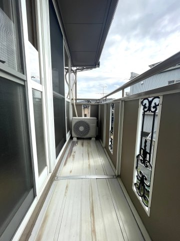 冬築タウンA棟のバルコニー