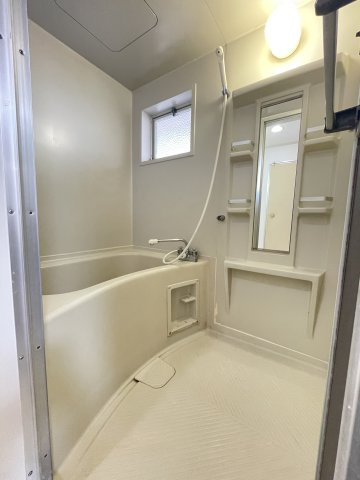 冬築タウンA棟の浴室