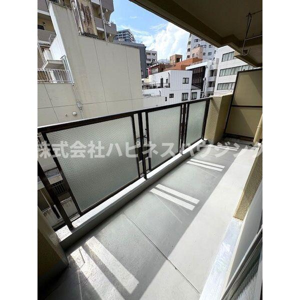 山口ビルのバルコニー