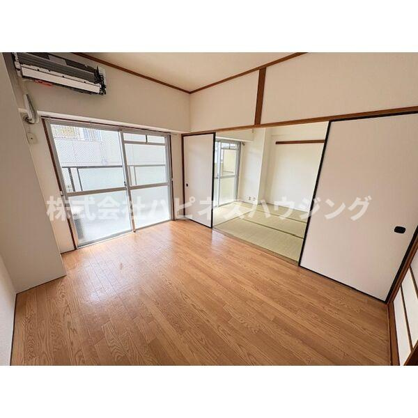 山口ビルの居間・リビング