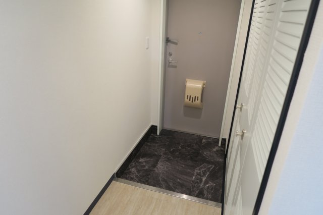 メープルコート中青木の玄関|※別号室の参考写真です。