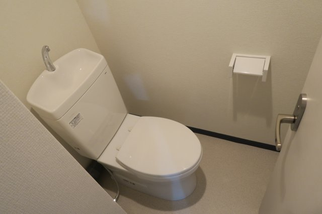 メープルコート中青木のトイレ|※別号室の参考写真です。