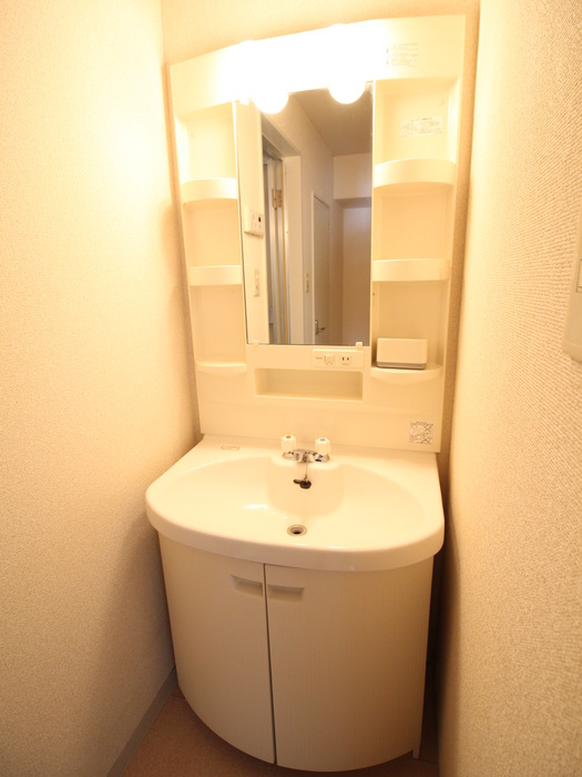 ヴィヴァーチェ浦和の独立洗面台