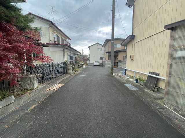 売地・住宅用地　郡山市芳賀1丁目　解体更地渡し　芳賀小・第四中の前面道路含む現地写真|前面道路　東側方向に撮影致しました！