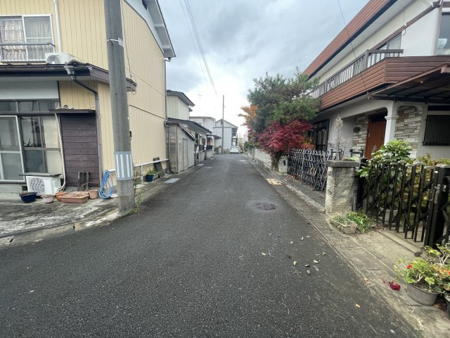 売地・住宅用地　郡山市芳賀1丁目　解体更地渡し　芳賀小・第四中の前面道路含む現地写真|前面道路　西側方向に撮影致しました！