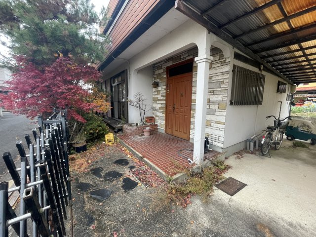 売地・住宅用地　郡山市芳賀1丁目　解体更地渡し　芳賀小・第四中の外観|玄関付近の写真になります
