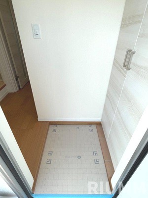 【玄関】 | ゼルコーバ