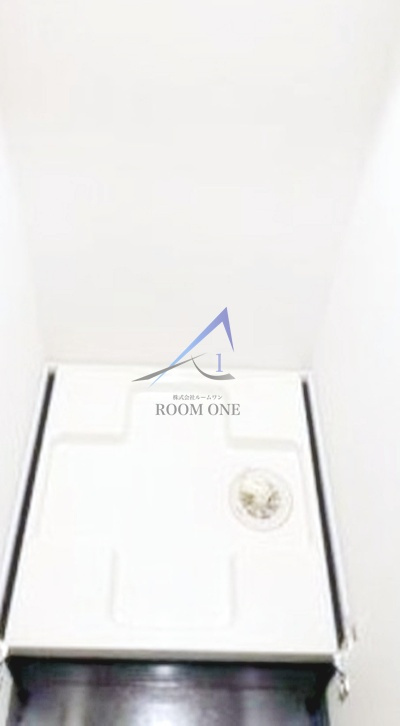 ラグジュアリーアパートメント赤羽西＃０１の設備|洗濯機置き場です。