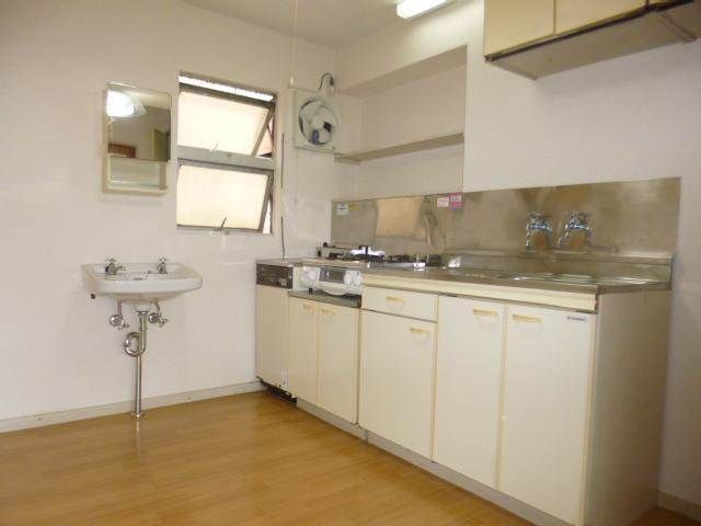 三松ハイムのキッチン