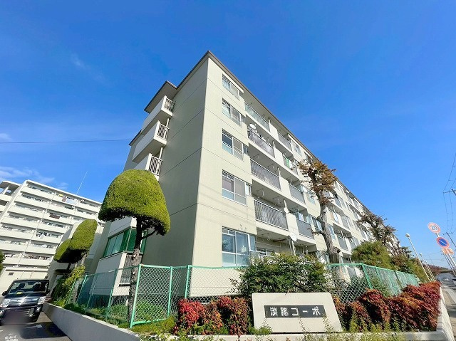 淡路コーポ1号棟の外観