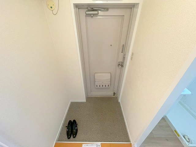 淡路コーポ1号棟の玄関