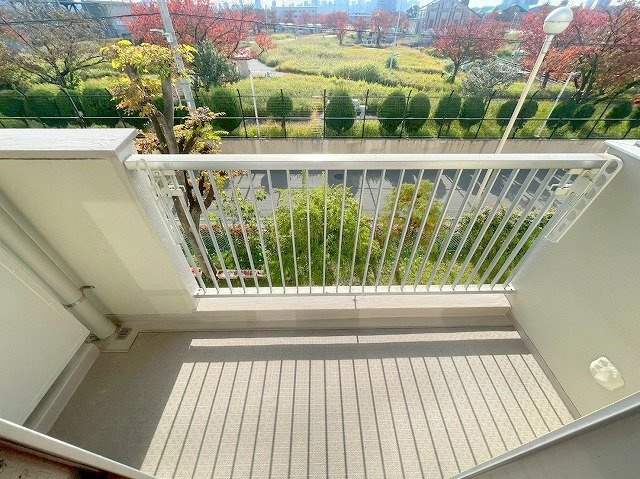 淡路コーポ1号棟のバルコニー