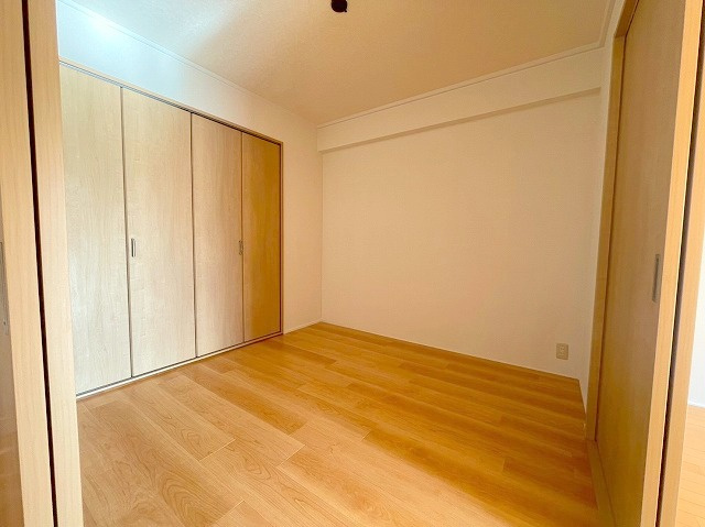 淡路コーポ1号棟の洋室