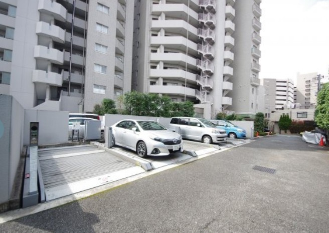 【駐車場】