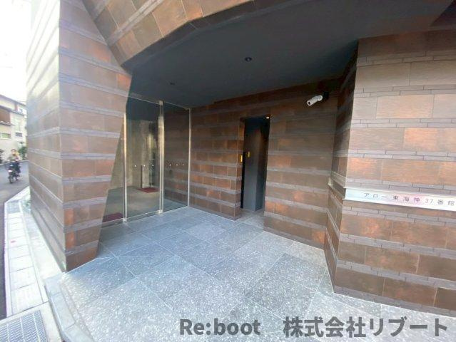 アロー東海神３７番館のエントランス