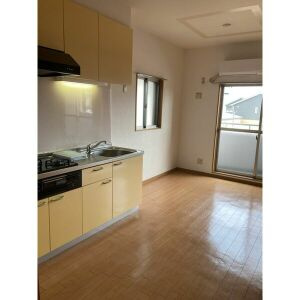 TRINITY(九之坪)の居間・リビング