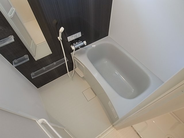 ＫＴＩレジデンス湊川Ⅱの浴室|バスルーム、シングルレバーのお洒落なデザイン