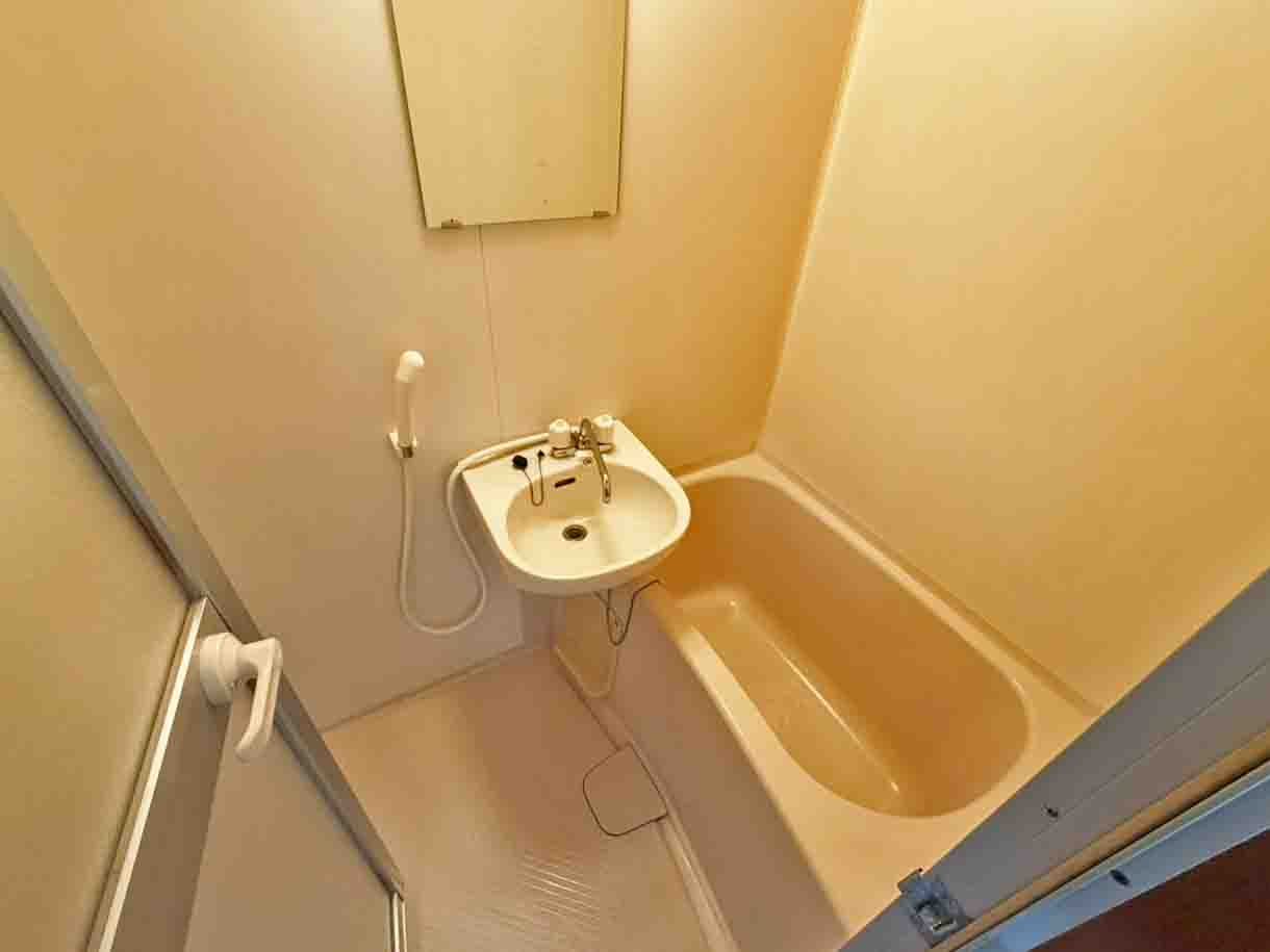 メゾンアンジュレⅠの浴室|日々の疲れを癒すお風呂付です