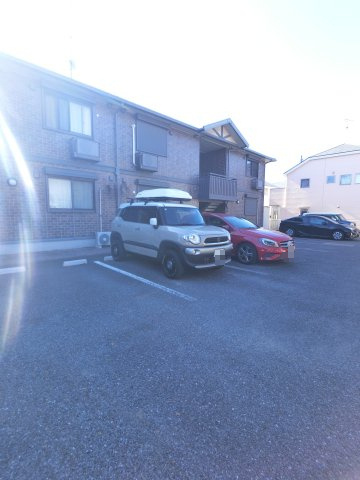 カンパーニュ Aの駐車場