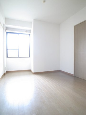 【居間・リビング】 | フィールドハウス青葉伍番館 | 家族団らんの場所はこのリビングで。