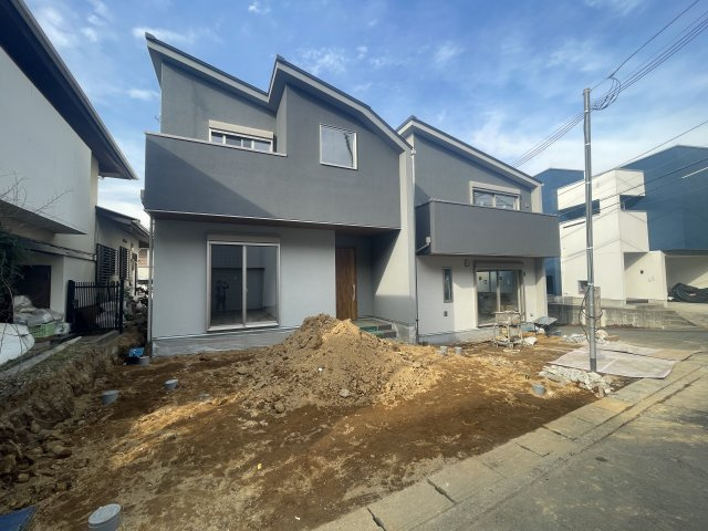 南道路◆整形地(１区画角地)◆並列２台駐車可◆LDK２１帖・天井高◆川島町　新築戸建