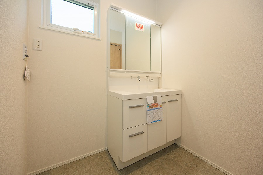 仲介手数料不要　大英産業東区戸島７丁目２号地【長嶺小・長嶺中】の独立洗面台