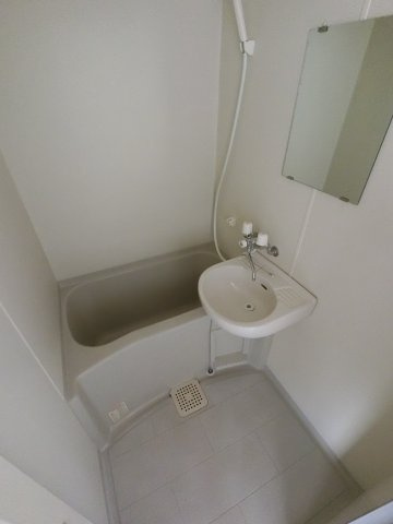 ロックス貝塚の浴室