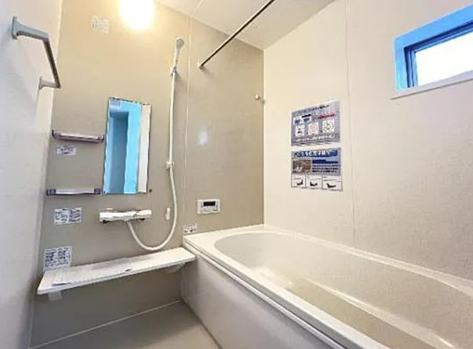【未入居】川越市今成１期 3号棟の浴室|足の伸ばせるバスタブでリラックスタイムを過ごしましょう♪