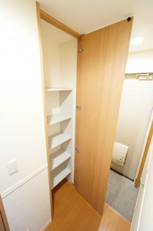 【収納】 | 四季の風　かざはな棟 | ※同物件・反転タイプの写真です