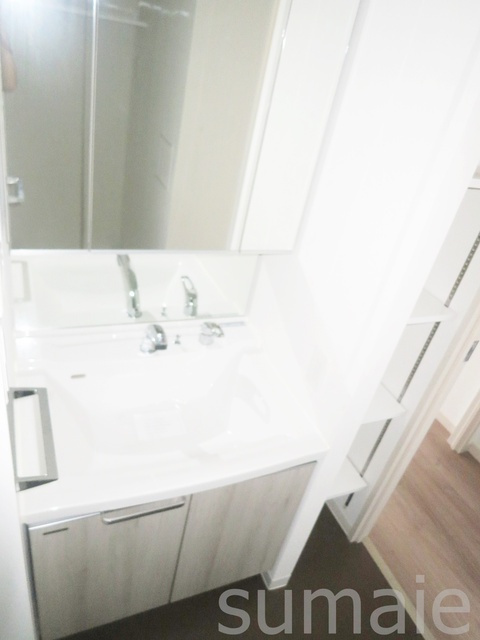 アルマドーラ王子の洗面所|洗面台も完備でお出かけ前の身だしなみもチェック♪