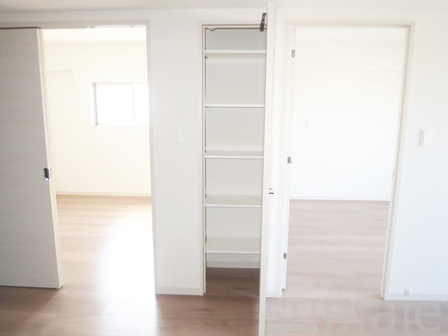 アルマドーラ王子の収納|リビングにも収納がございます！