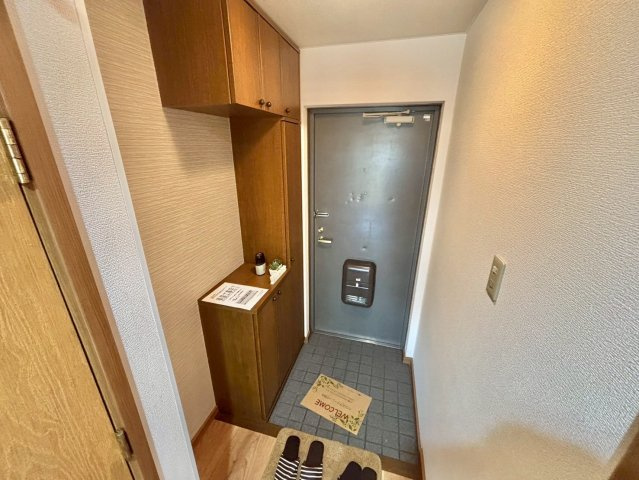 デランテ蓼野の玄関