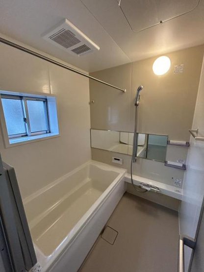【浴室】 | 仲介手数料無料！西宇部小学校に通えるリフォーム済み中古住宅　宇部市西宇部南１丁目 | コンパクトで使いやすいお風呂です