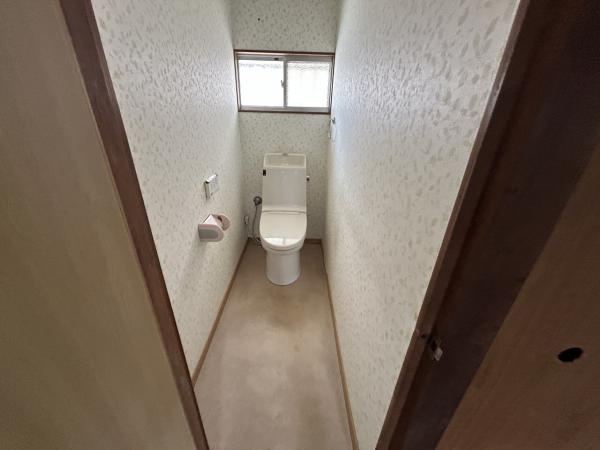 【トイレ】 | 仲介手数料無料！西宇部小学校に通えるリフォーム済み中古住宅　宇部市西宇部南１丁目 | トイレも気になるポイント