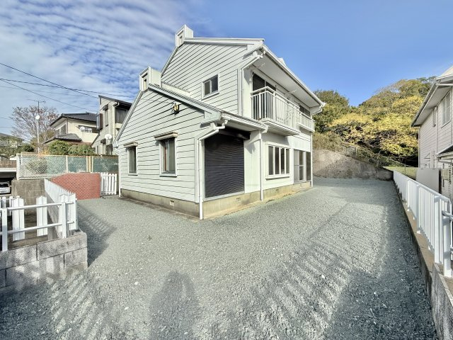 磐田市見付の庭|広々とした南庭！夏にはBBQをしたりビニールプールで遊んだり、様々な用途にお使いいただけます！
