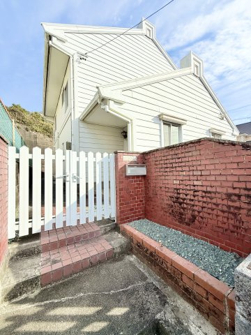 磐田市見付の玄関|おしゃれな外観です。