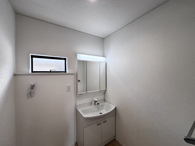 広島市安佐北区あさひが丘７丁目の新築一戸建の独立洗面台