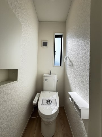 広島市安佐北区あさひが丘７丁目の新築一戸建のトイレ