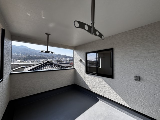 広島市安佐北区あさひが丘７丁目の新築一戸建のバルコニー