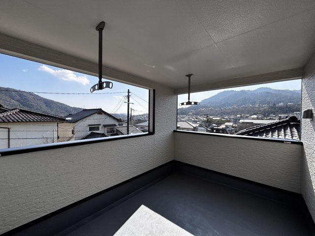 広島市安佐北区あさひが丘７丁目の新築一戸建のバルコニー