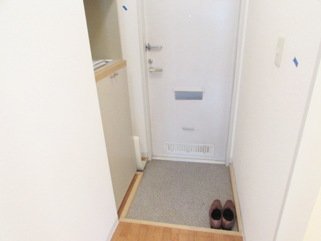 サカセ川ハイツBの玄関