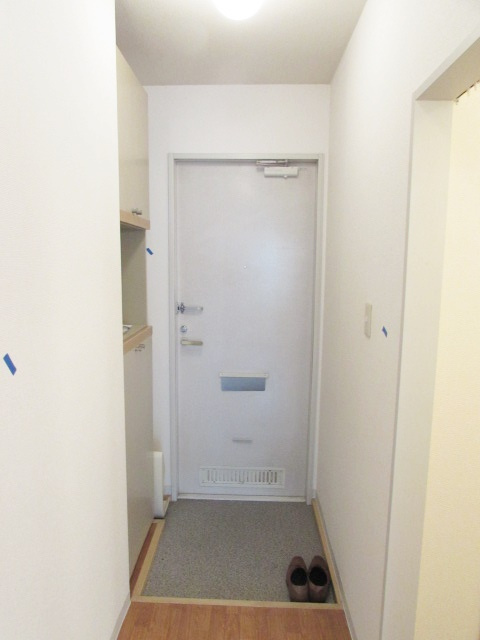 サカセ川ハイツBの玄関